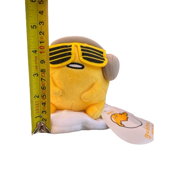 Sanrio Gudetama The Lazy Egg Small Plush Toy Headphones Sunglasses 5.5”x5.5” NWT - Picture 7 of 7